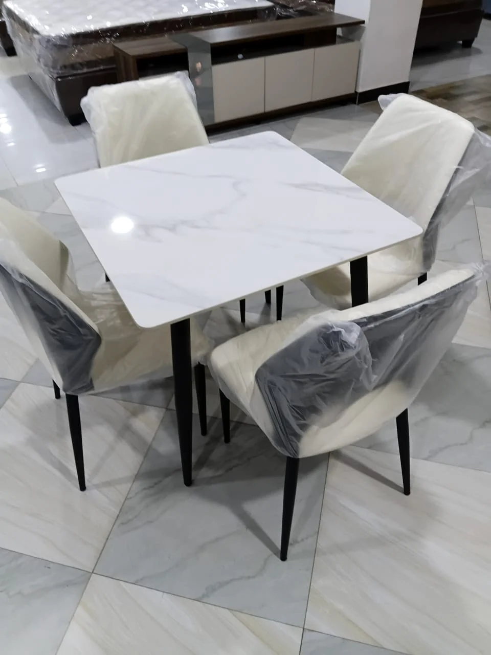 Quicknest dining and interior inspiration